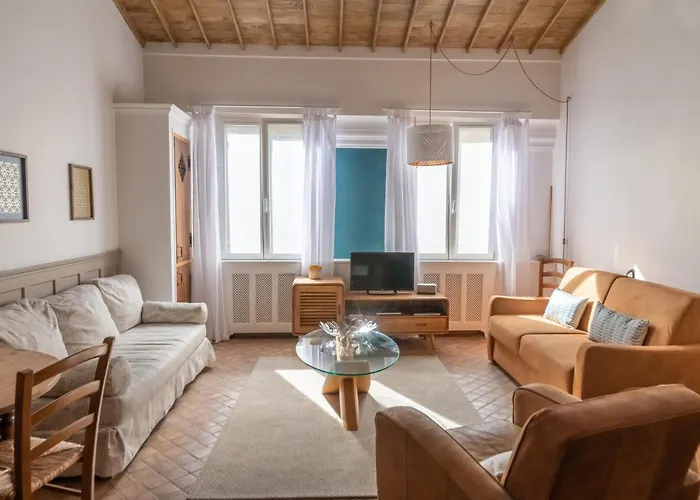 APPARTEMENT LUMINEUX ET CHARMANT - CENTRE D\'AVIGNON WiFI GRATUIT